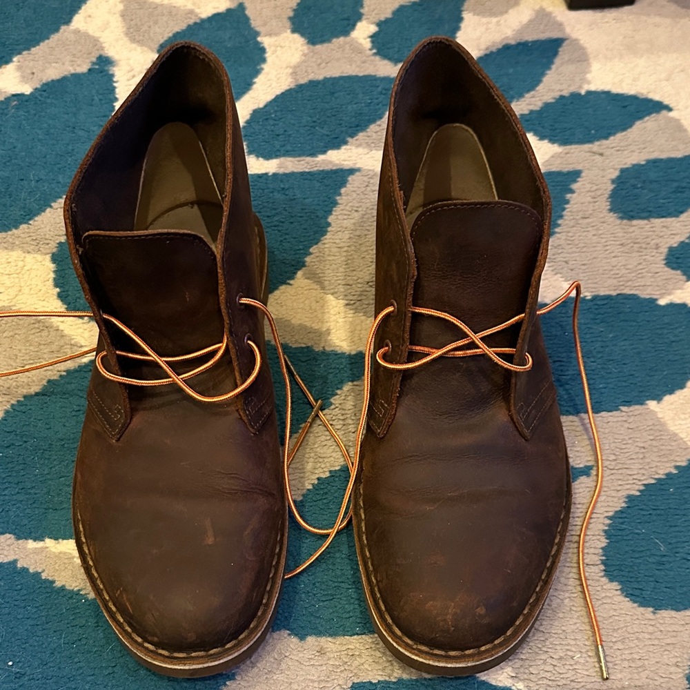 Clarks Rich Brown Chukka Boots